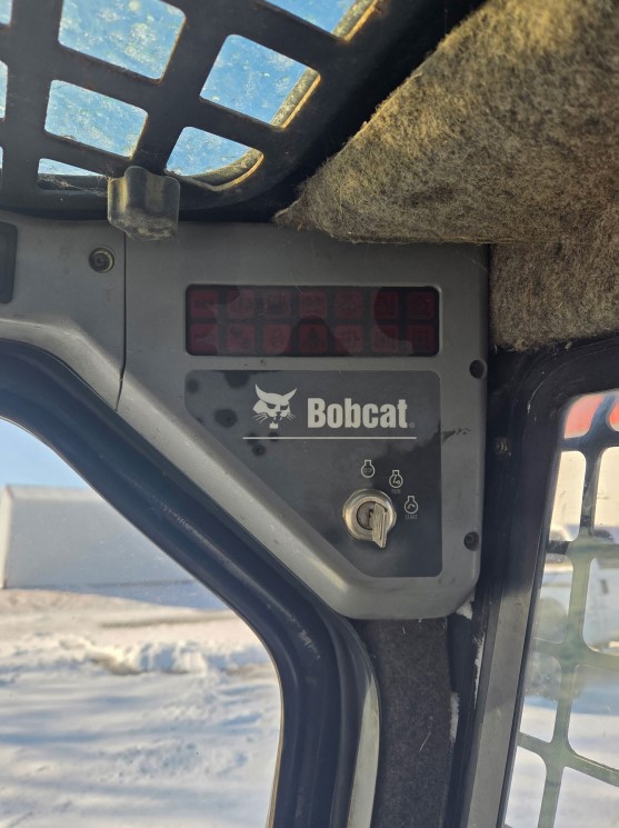 2007 Bobcat T250 Compact Track Loader - Image 10