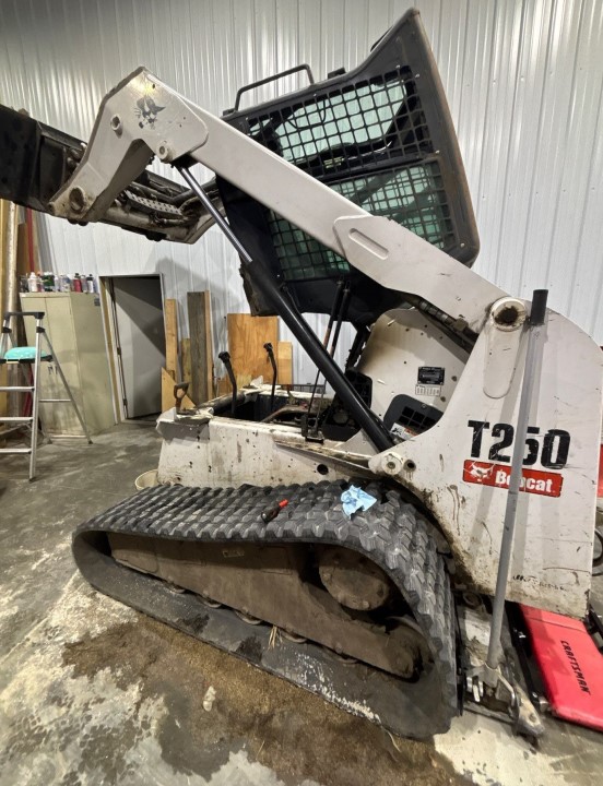 2007 Bobcat T250 Compact Track Loader - Image 2