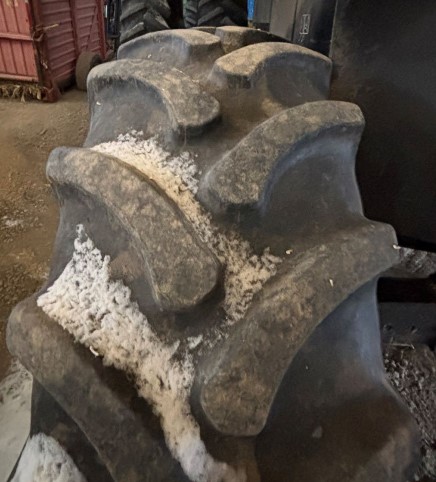 2007 New Holland CR 9060 Combine - Image 19