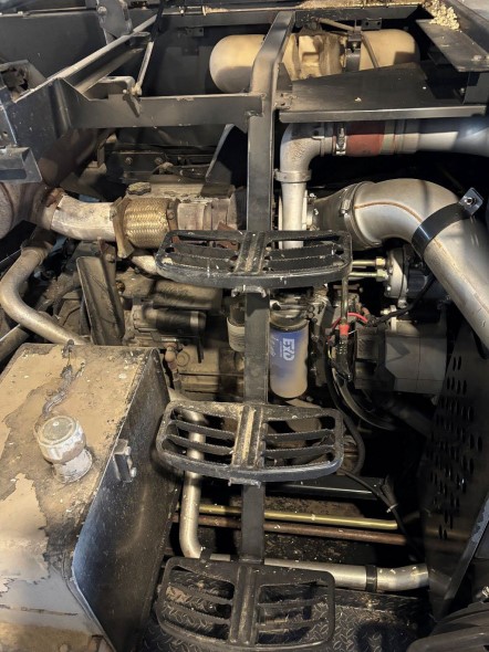 2007 New Holland CR 9060 Combine - Image 8