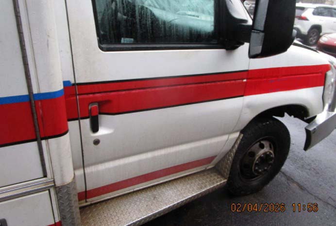 2003 Ford E-350 Cutaway 138 Ambulance - Image 13