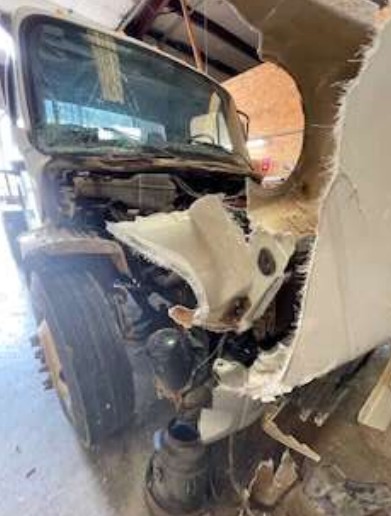 2010 Freightliner M2 Truck - Image 12