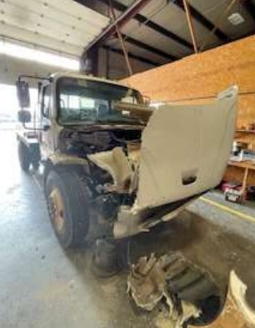 2010 Freightliner M2 Truck - Image 14