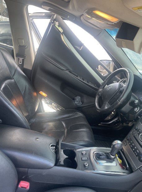 2010 Infiniti G37 - Image 9