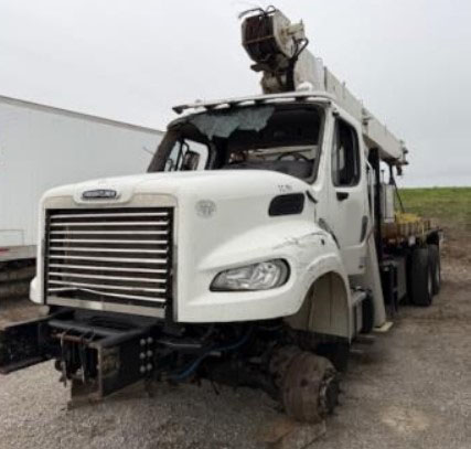 2011 Kenworth M2 with National Crane 800D