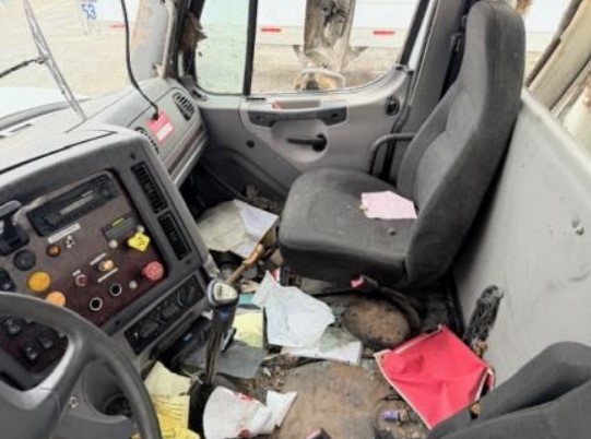 2011 Kenworth M2 with National Crane 800D - Image 19