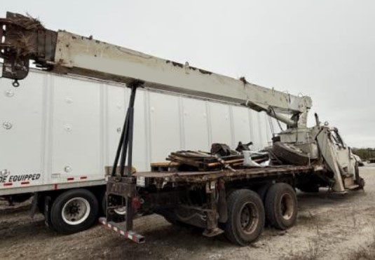 2011 Kenworth M2 with National Crane 800D - Image 4