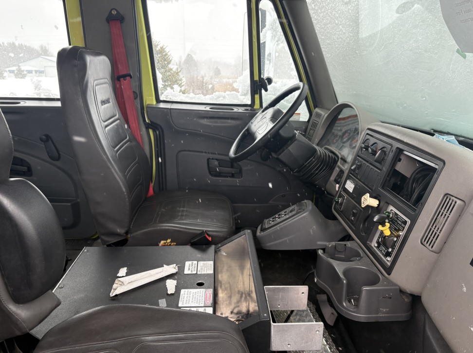 2012 International 7400 Fire Truck - Image 4