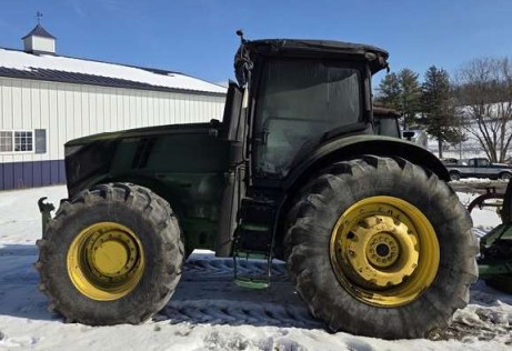 2013 John Deere 7230R Tractor