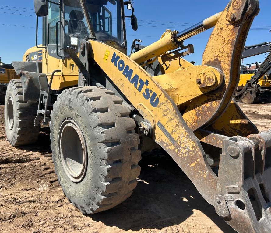 2015 Komatsu WA320-7 Wheel Loader - Image 3