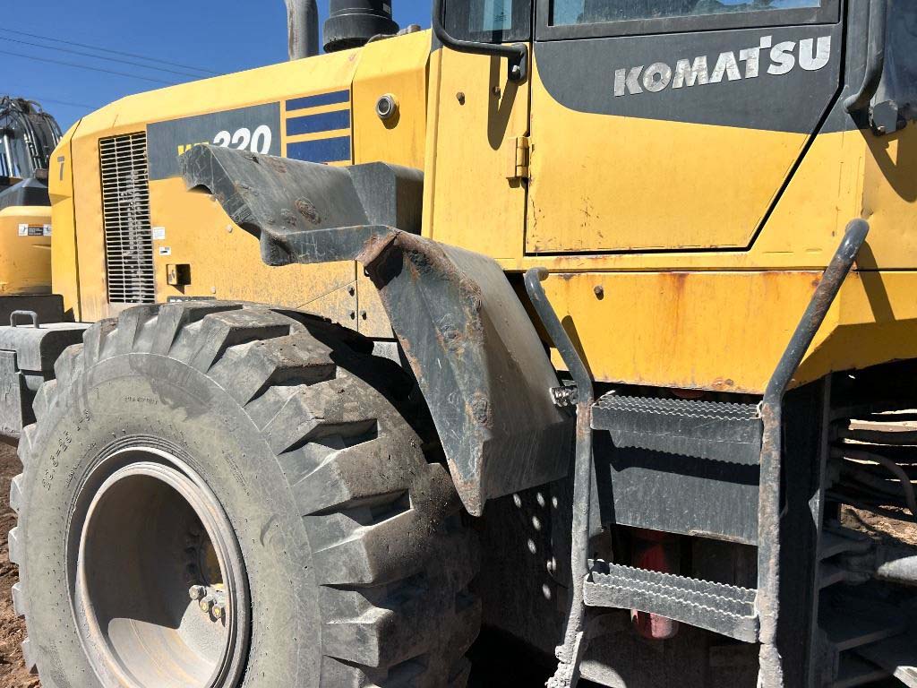 2015 Komatsu WA320-7 Wheel Loader - Image 4