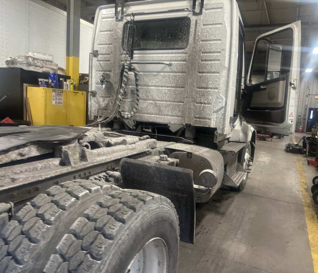 2015 Volvo VNL - Image 4