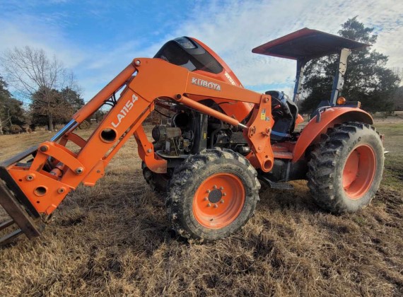 2016 Kubota M5660SUD Tractor - Image 2