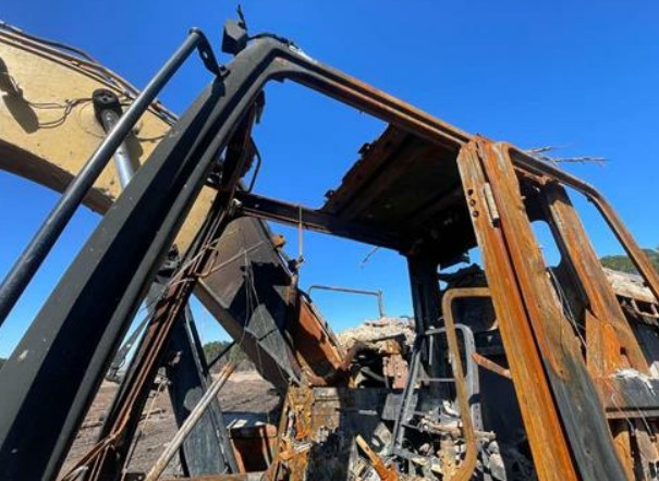 2017 Caterpillar 320F Excavator - Image 12