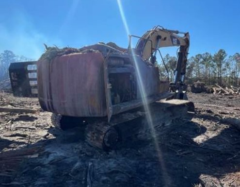 2017 Caterpillar 320F Excavator - Image 3