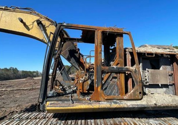 2017 Caterpillar 320F Excavator - Image 5