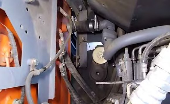 2018 Hitachi ZX135US-6 Excavator - Image 25