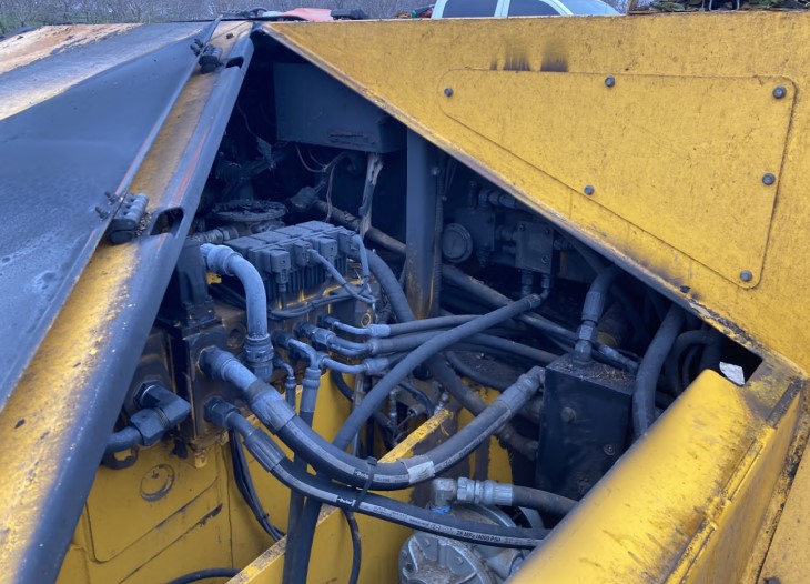 2017 OMC Shockwave Sprint Tree Shaker - Image 18