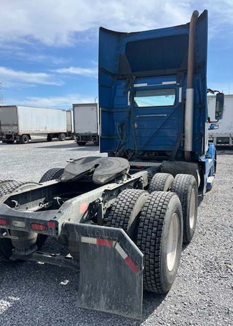 2017 Volvo VNL - Image 3