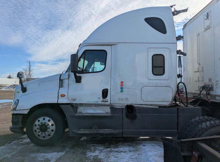 2018 Freightliner Cascadia - Image 3