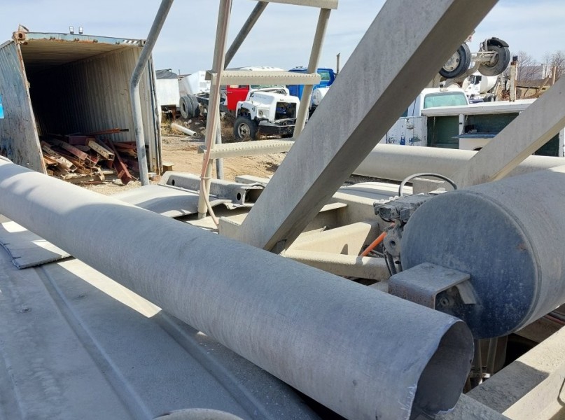 2018 Southern Welding Tank Trailer - Image 11