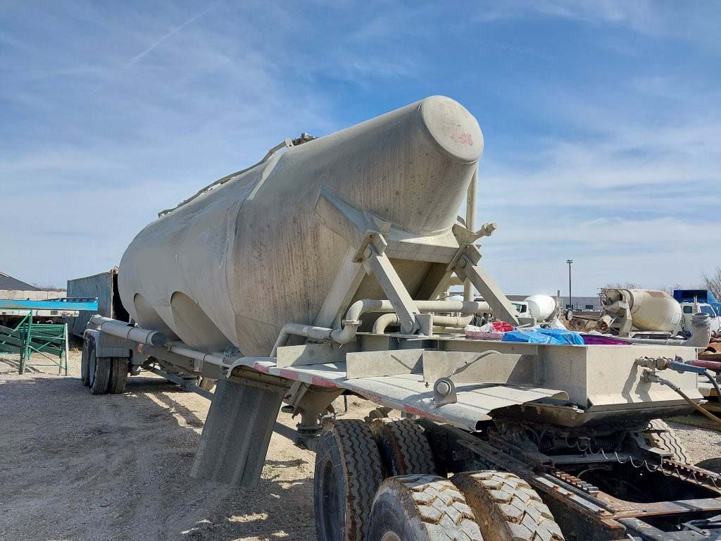 2018 Southern Welding Tank Trailer - Image 24