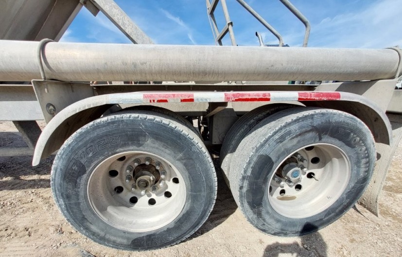 2018 Southern Welding Tank Trailer - Image 4