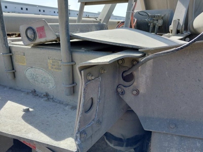 2018 Southern Welding Tank Trailer - Image 7