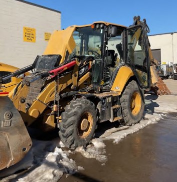 2019 Caterpillar 420F2IT Backhoe - Image 2