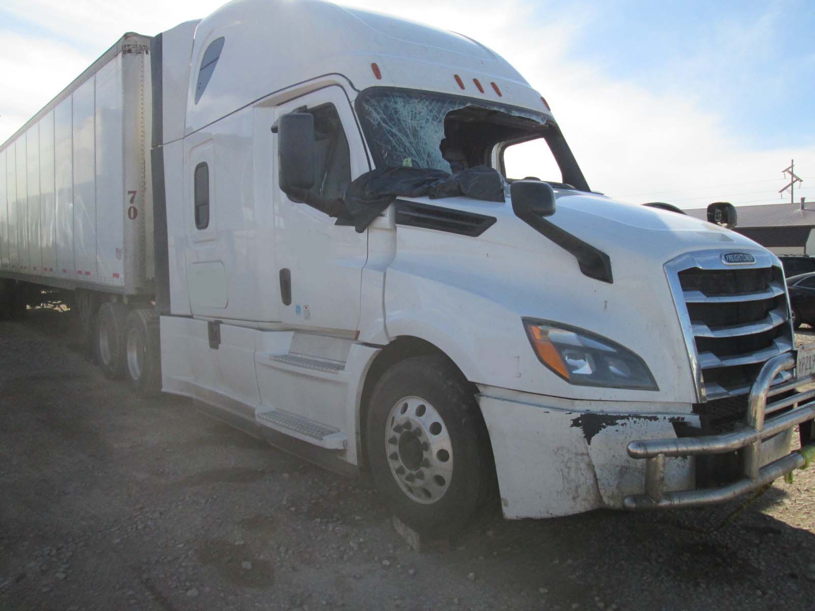 2019 Freightliner Cascadia - Image 13