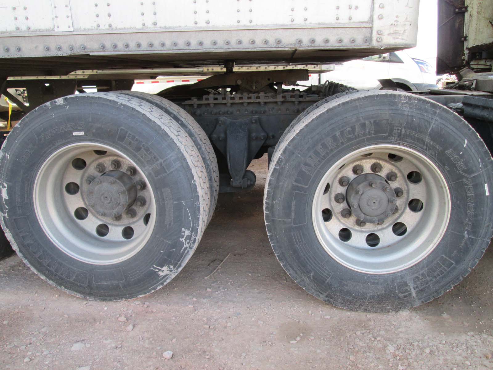 2019 Freightliner Cascadia - Image 15