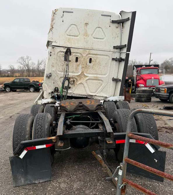 2019 Freightliner Cascadia - Image 3