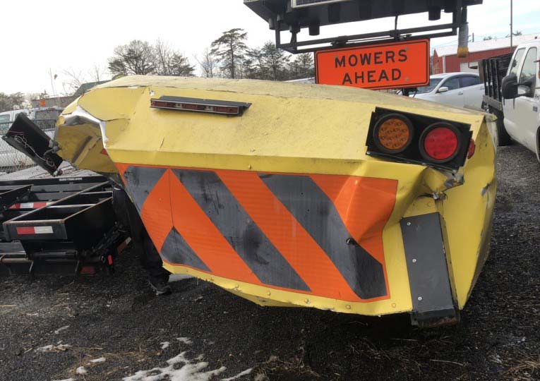 2019 Lindsay Attenuator Trailer - Image 2