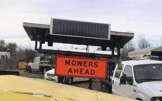 2019 Lindsay Attenuator Trailer - Image 5