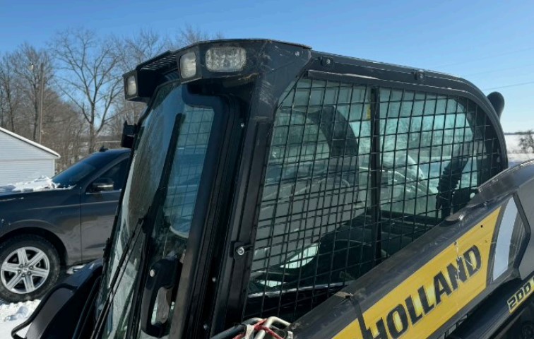 2019 New Holland C232 Compact Track Loader - Image 5