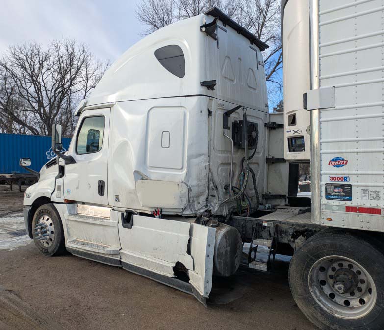 2020 Freightliner Cascadia - Image 3