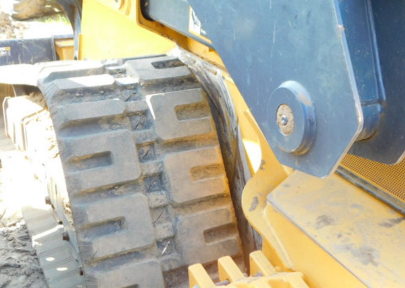 2020 John Deere 333G Skid Steer - Image 13