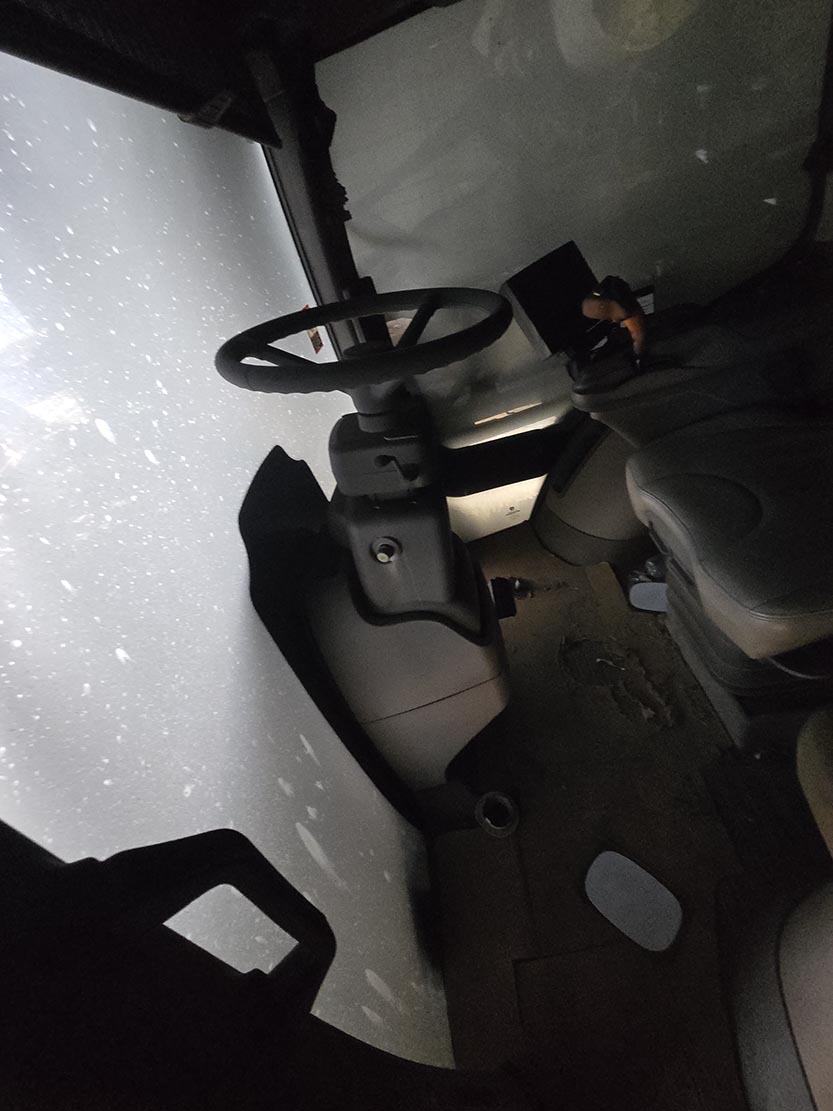 2020 John Deere R4038 Sprayer - Image 13