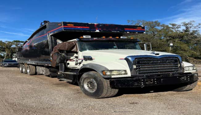 2020 Mack Granite Grapple Truck
