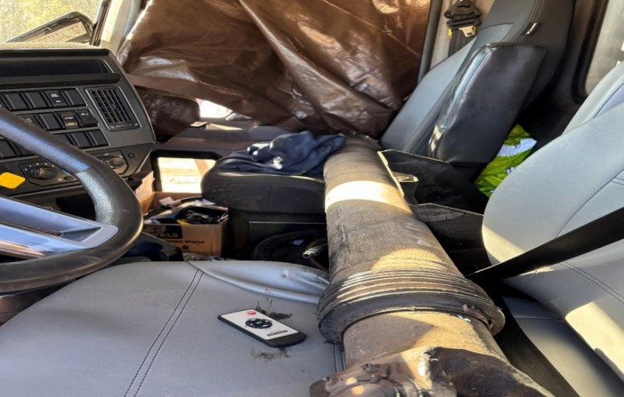 2020 Mack Granite Grapple Truck - Image 8