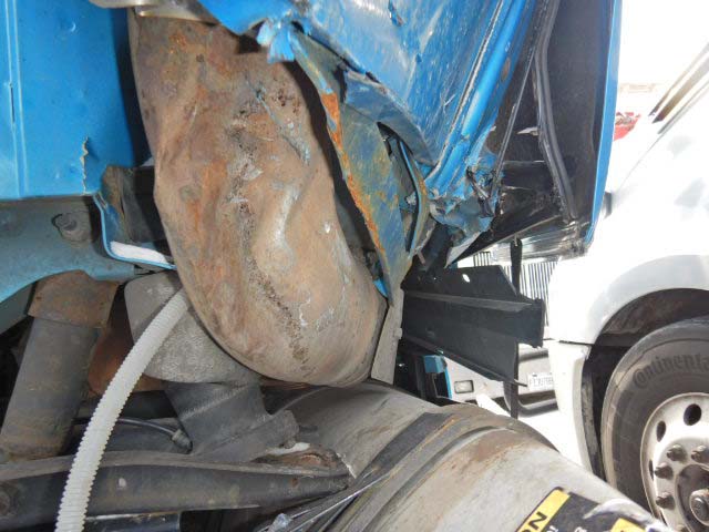 2020 Volvo VNL670 - Image 16