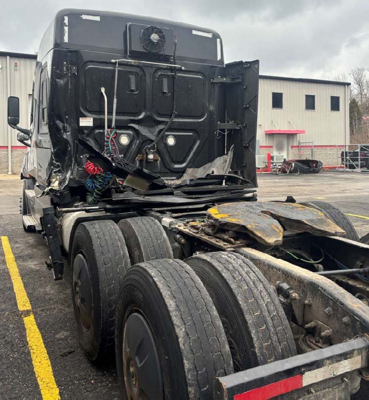 2021 Freightliner Cascadia Sleeper Cab - Image 4