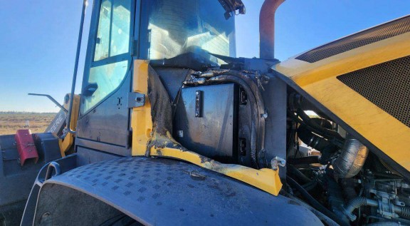 2021 John Deere 344L Wheel Loader - Image 7