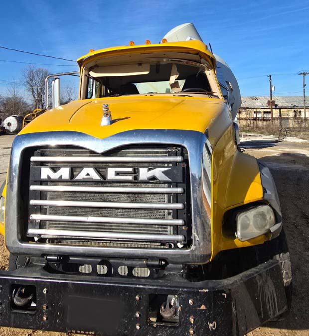 2021 Mack Granite Cement Mixer - Image 2