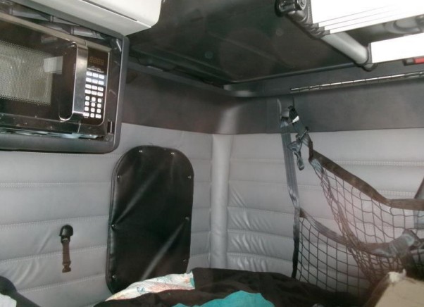 2022 Freightliner Cascadia - Image 30