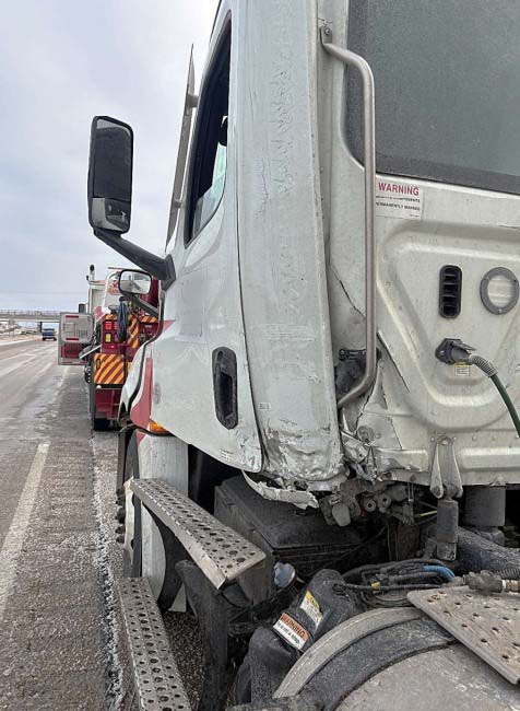 2022 Freightliner New Cascadia - Image 2
