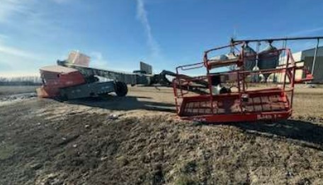 2022 Skyjack SJ45T Boom Lift - Image 4