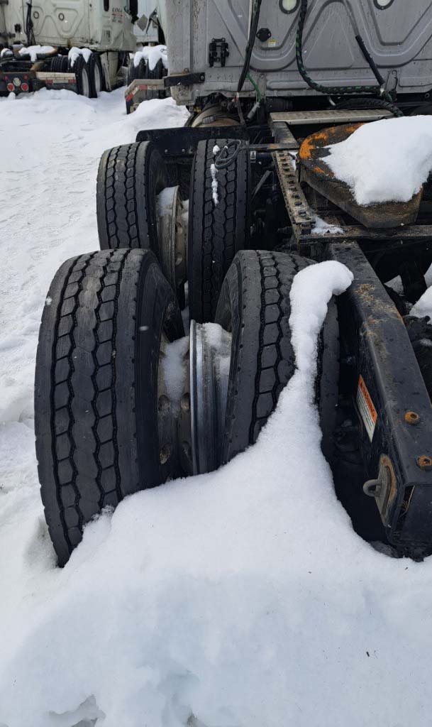 2023 Freightliner Cascadia - Image 13