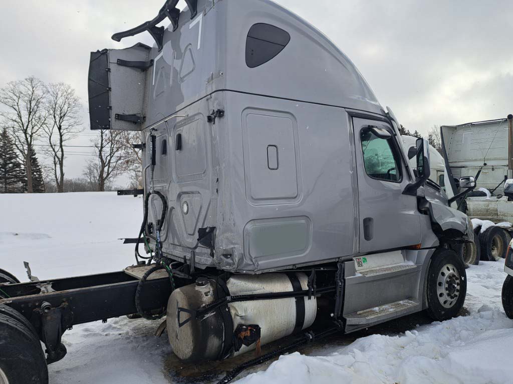 2023 Freightliner Cascadia - Image 15