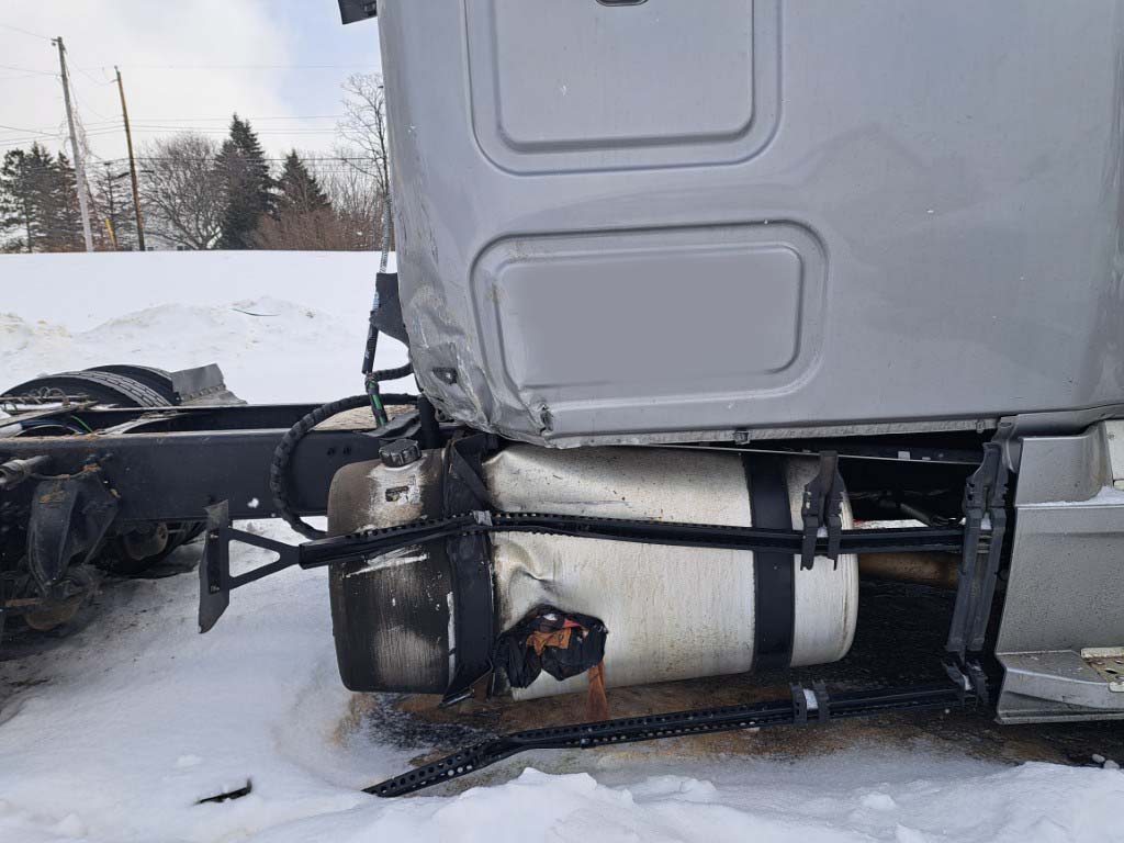 2023 Freightliner Cascadia - Image 16